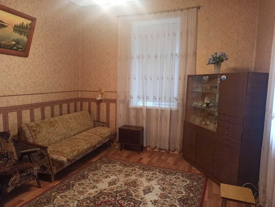 Продається 3 кімнатна квартира район Центр 5827