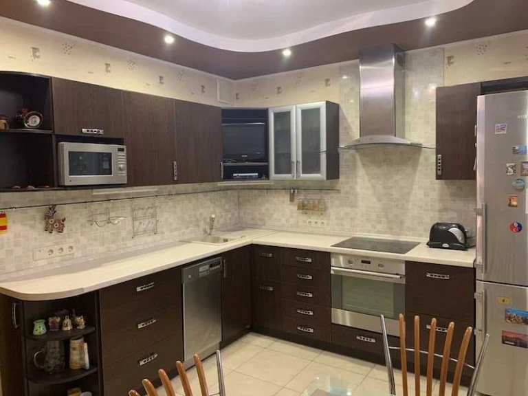 Spacious, fully furnished 2-bedroom apartment