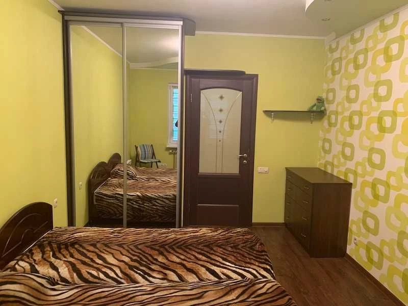Spacious, fully furnished 2-bedroom apartment