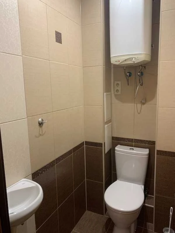 Spacious, fully furnished 2-bedroom apartment