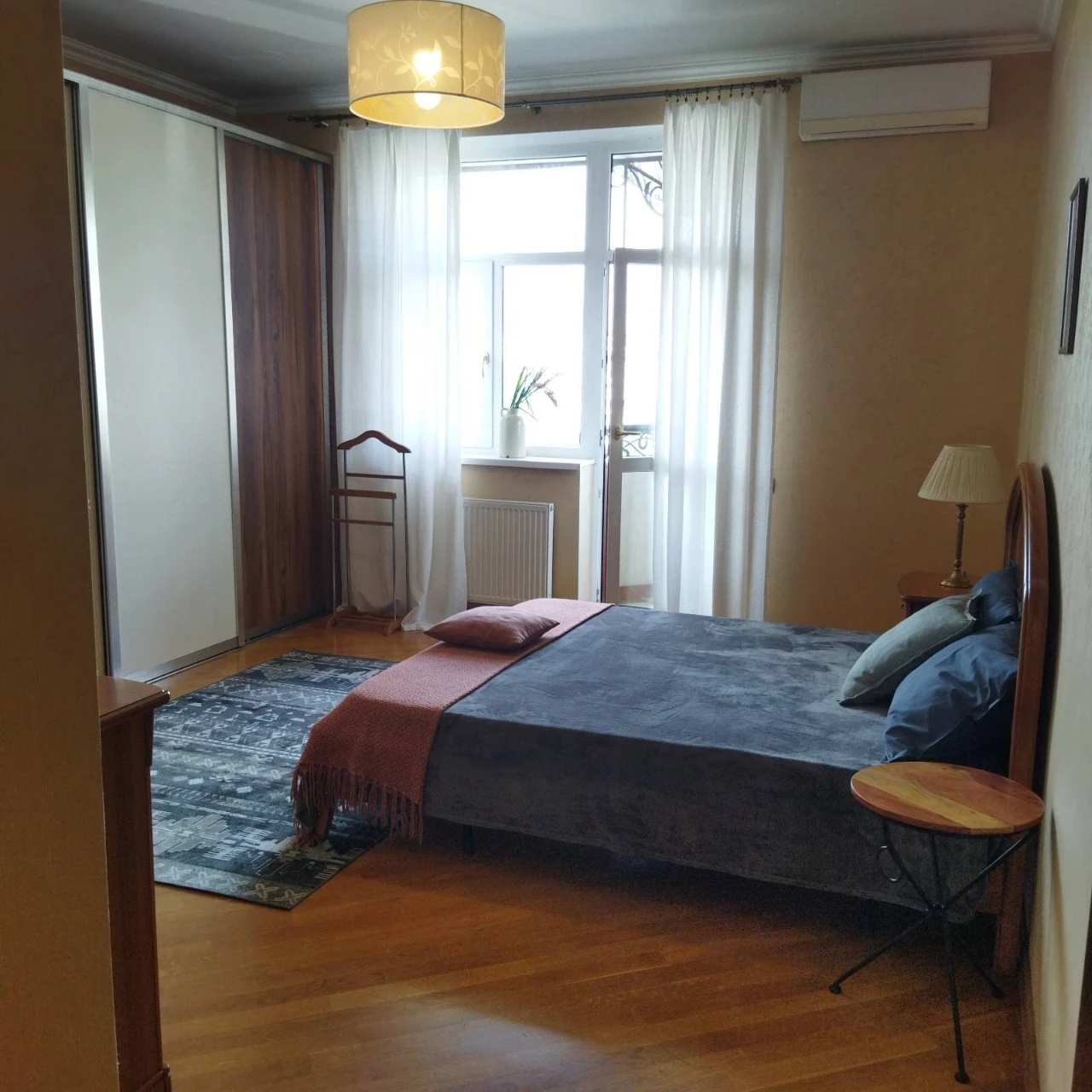 Rent 2-room apartment, Pecersky district, Pecerska street, Konovalec street