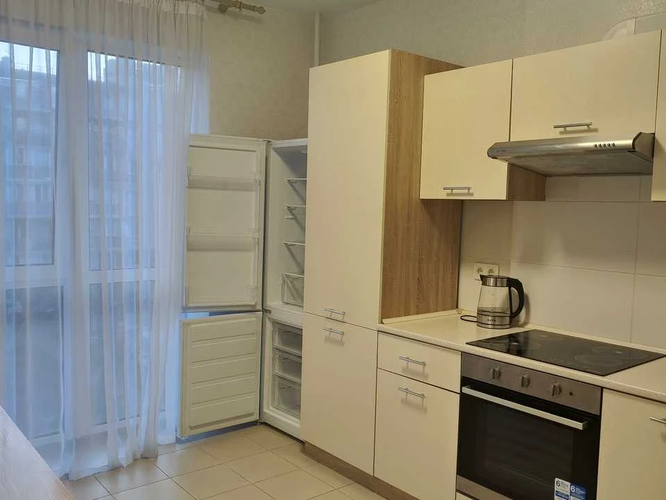 Apartment. Metroplitchna Street, Kyiv