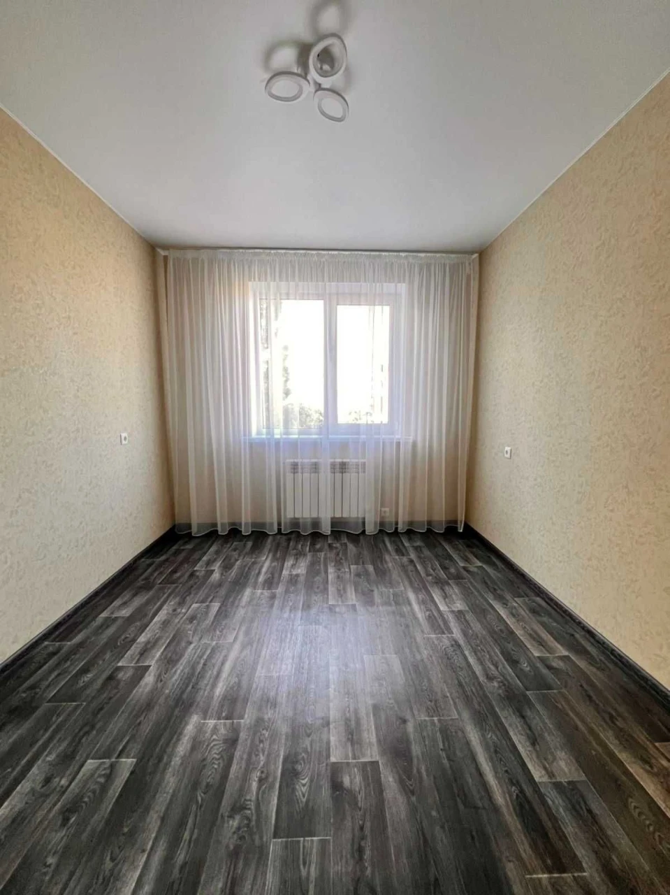 Apartment for Sale: 2 rooms in the Popov area