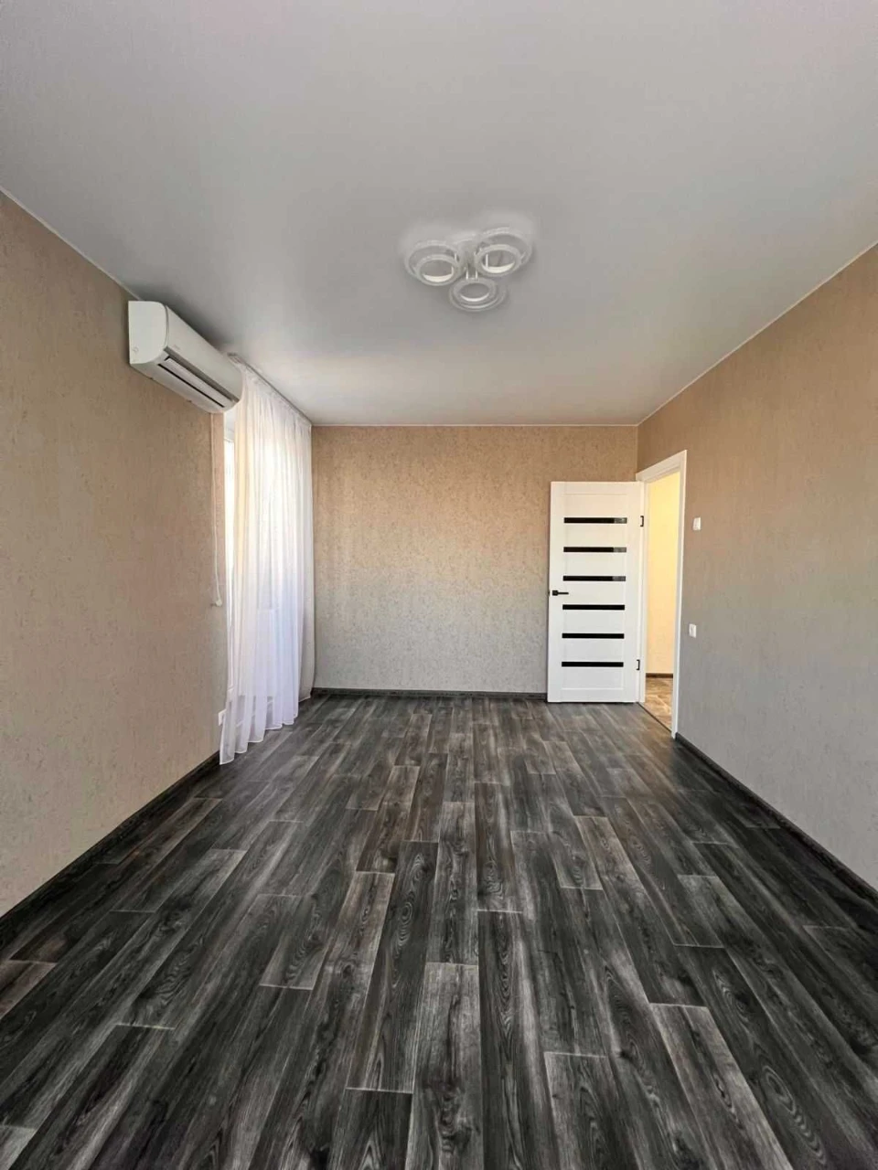 Apartment for Sale: 2 rooms in the Popov area