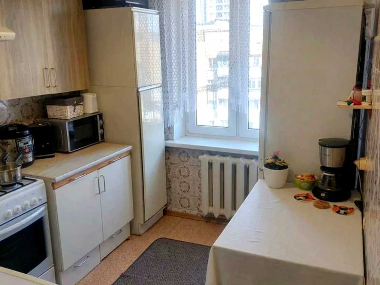 Квартира. Київ, Деміївська вулиця
