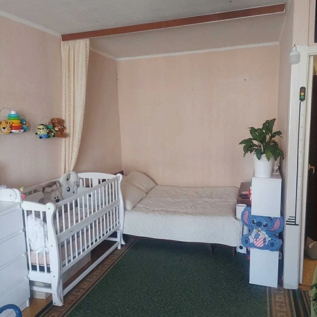 ул. Деміївська 37. Продається 1-комнатная квартира рядом с метро "Голосіївская"