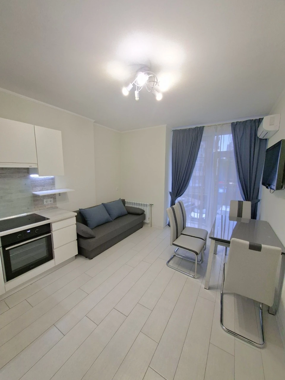 Срочная продажа 1-комнатной квартиры. 54 м², 2 этаж. Липковского 37Б