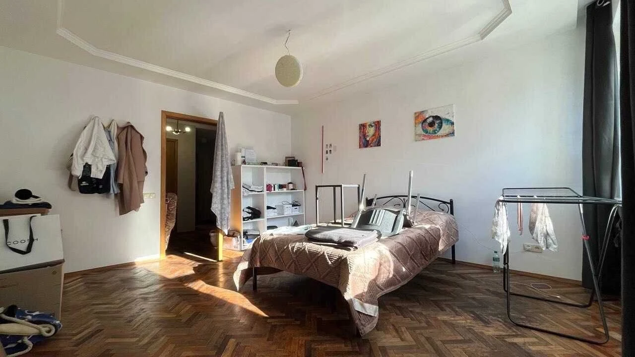 Prod Kv 3r 80m K. Malevicha (Bozhenko) 37/41, Гоlos. r Kiev, m