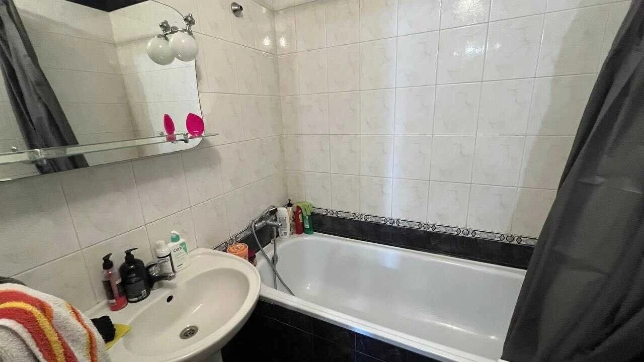 Prod Kv 3r 80m K. Malevicha (Bozhenko) 37/41, Гоlos. r Kiev, m