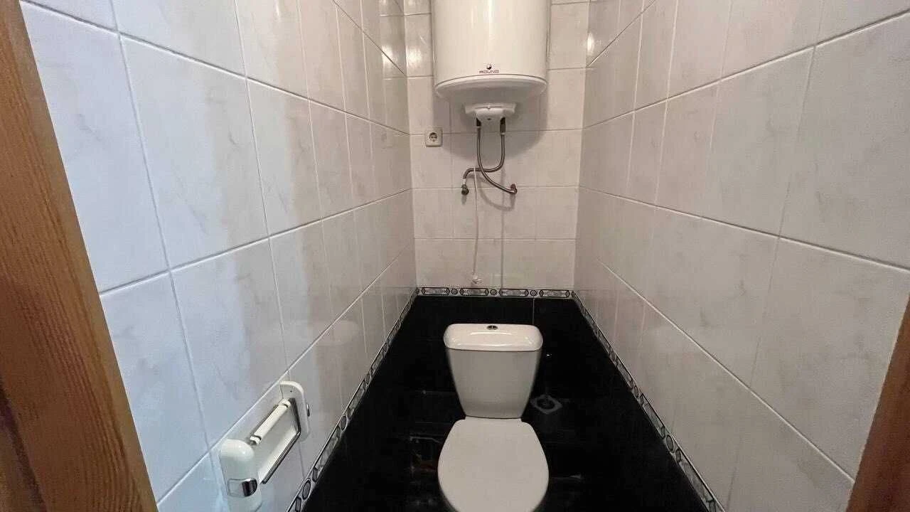 Prod Kv 3r 80m K. Malevicha (Bozhenko) 37/41, Гоlos. r Kiev, m