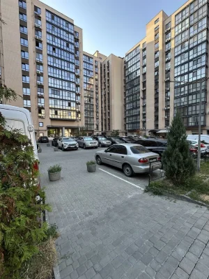 Продам двухкомнатную Жк Ривер Парк