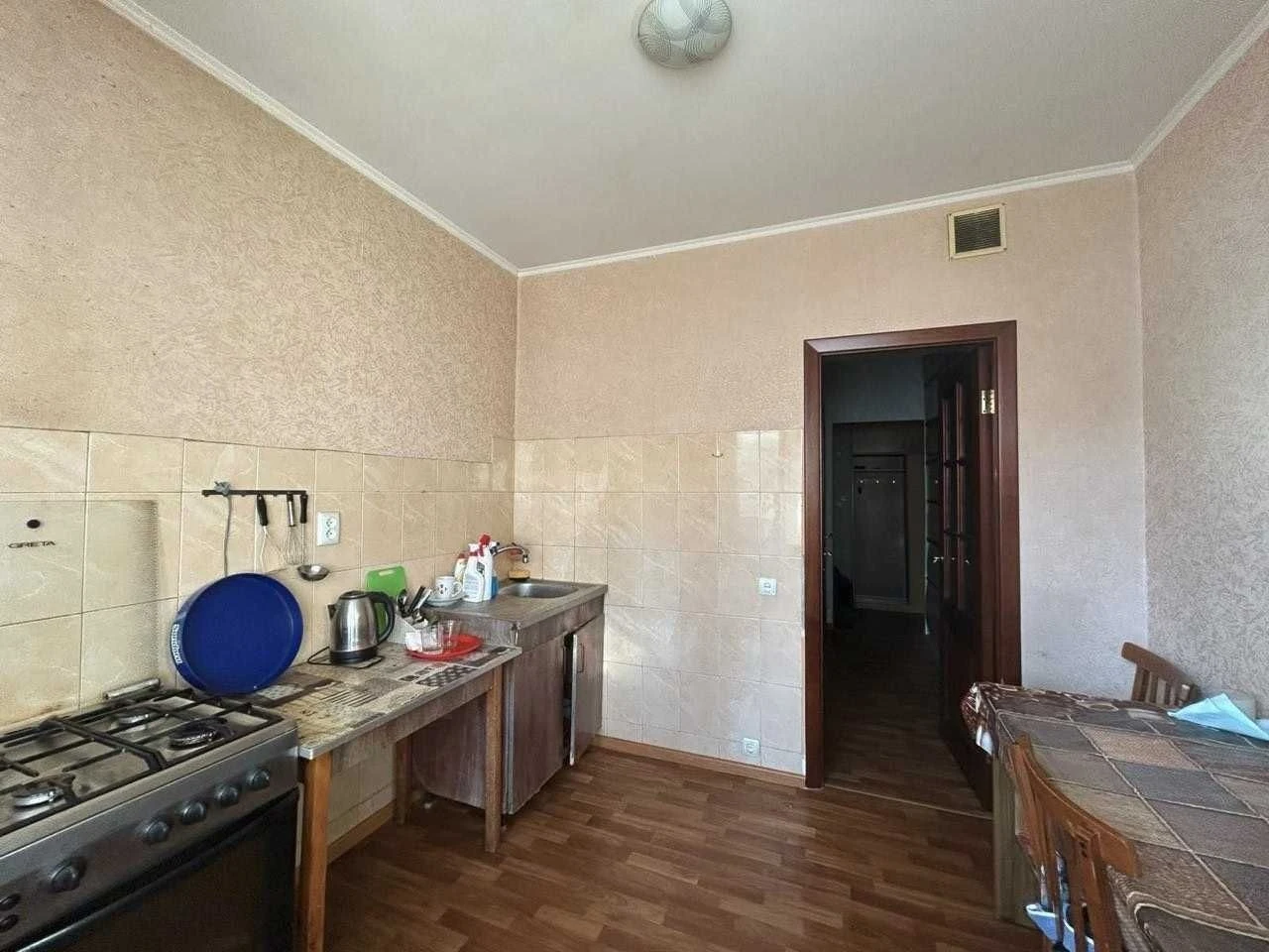 Rent 1-bedroom apartment on Oboloni, ул. Тимошенко, 11-A.