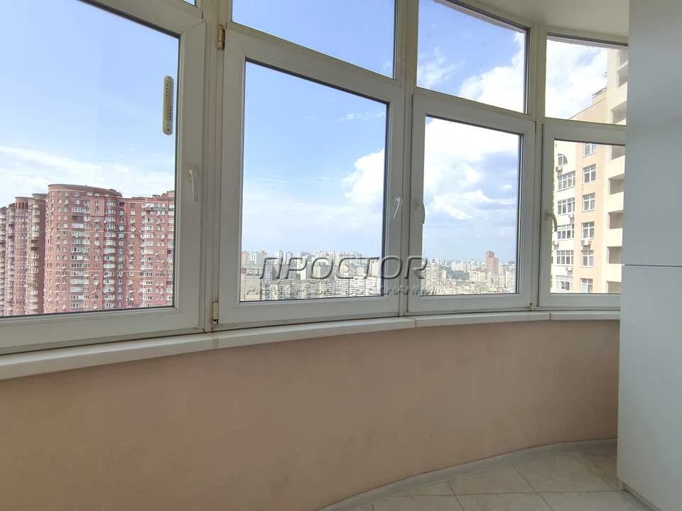 Apartment. Dragamanova St. Kyiv