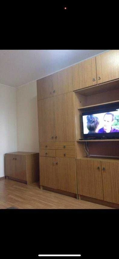 Продается 1 комнатная квартира с капитальным ремонтом возле
