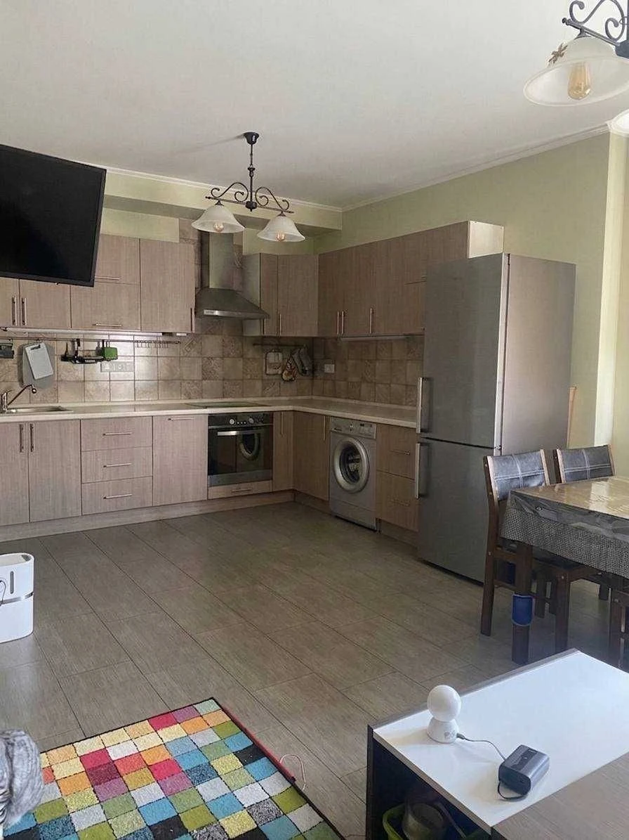 Продається укомплектована 2-кімнатна квартира (82 м²) в Киеве