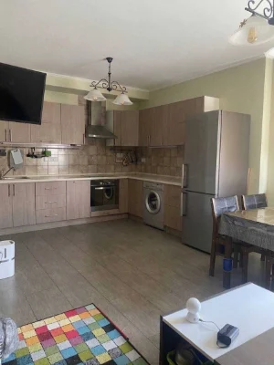 Продається укомплектована 2-кімнатна квартира (82 м²) в Киеве