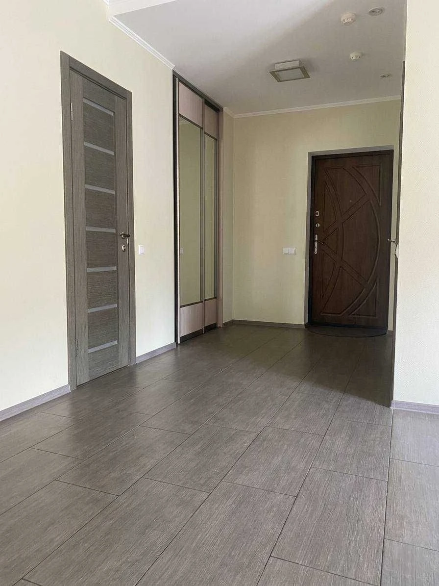 Продається укомплектована 2-кімнатна квартира (82 м²) в Киеве