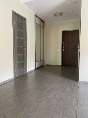 Продається укомплектована 2-кімнатна квартира (82 м²) в Киеве