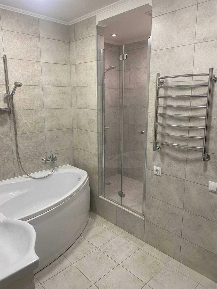 Продається укомплектована 2-кімнатна квартира (82 м²) в Киеве