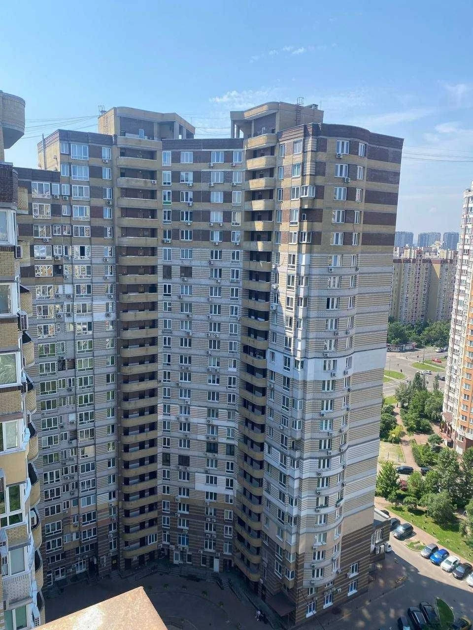 Продається укомплектована 2-кімнатна квартира (82 м²) в Киеве