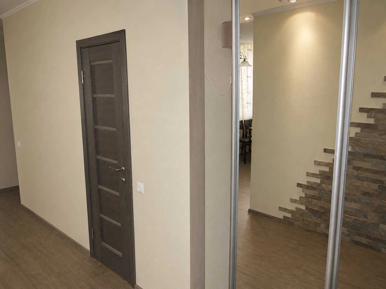 Продається укомплектована 2-кімнатна квартира (82 м²) в Киеве