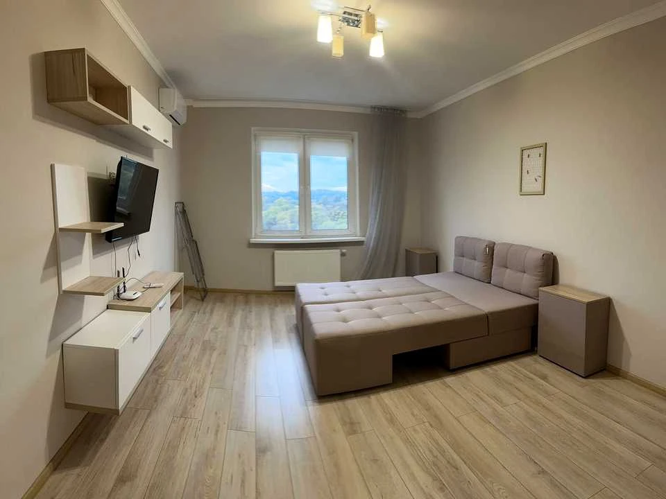 Apartment. Yasynuvat Street, Kyiv