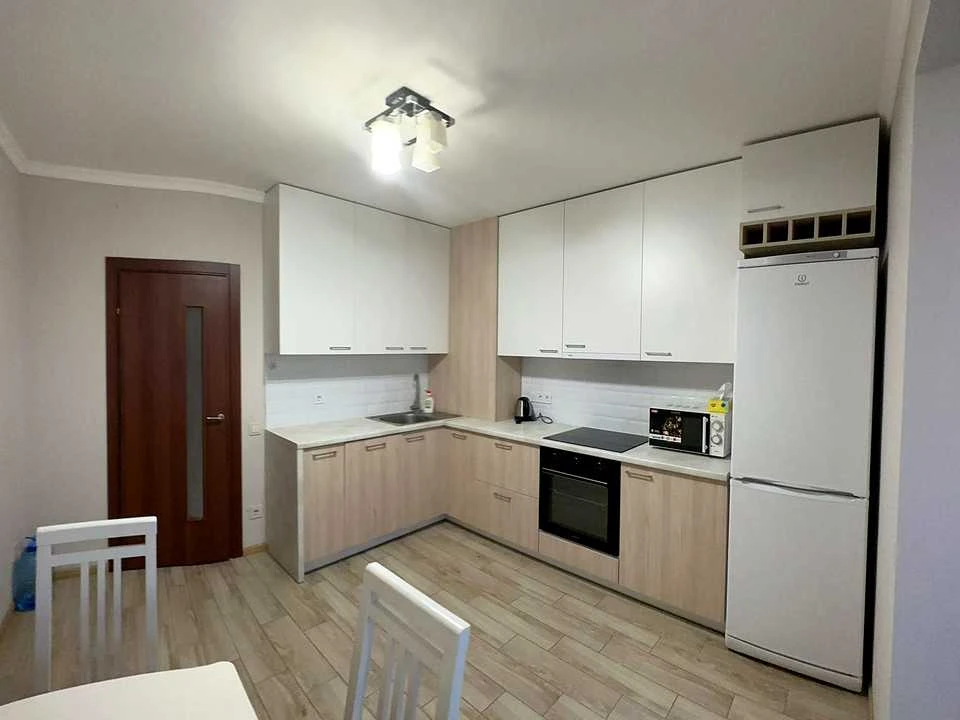 Apartment. Yasynuvat Street, Kyiv