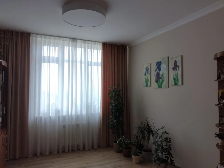 3-room Apartment 81 sq.m. Metro Chernigovska