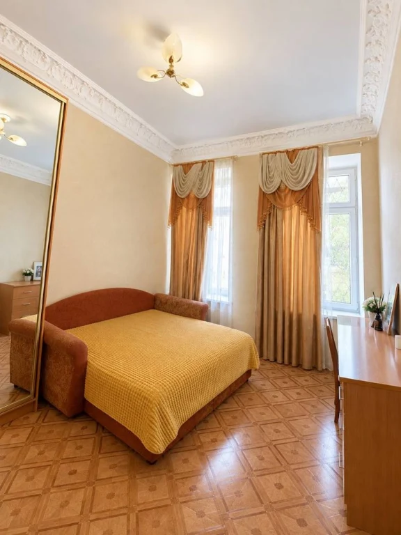 Продам 1 комнт  квартиру в центре Одессы