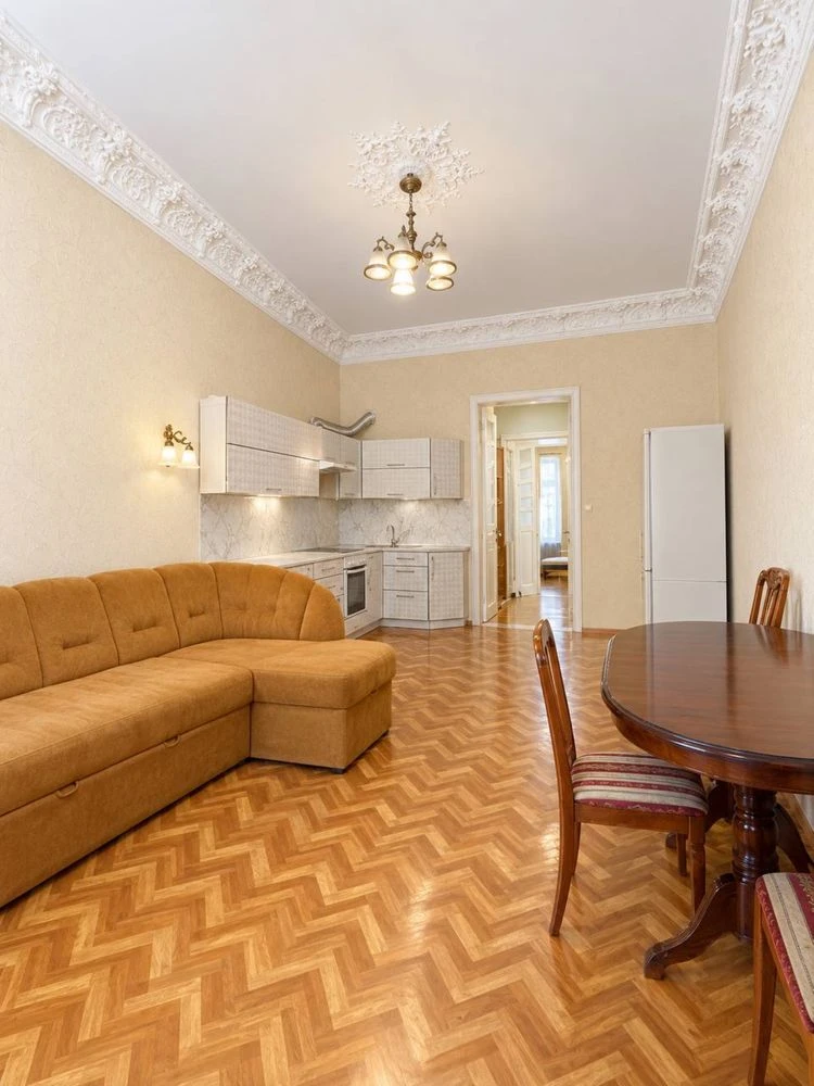 Продам 1 комнт  квартиру в центре Одессы