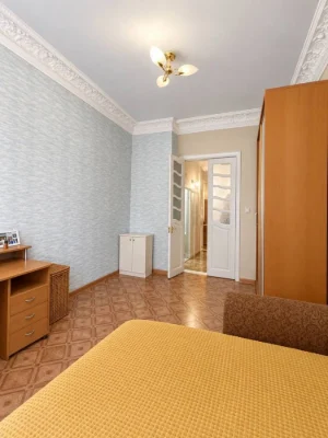 Продам 1 комнт  квартиру в центре Одессы