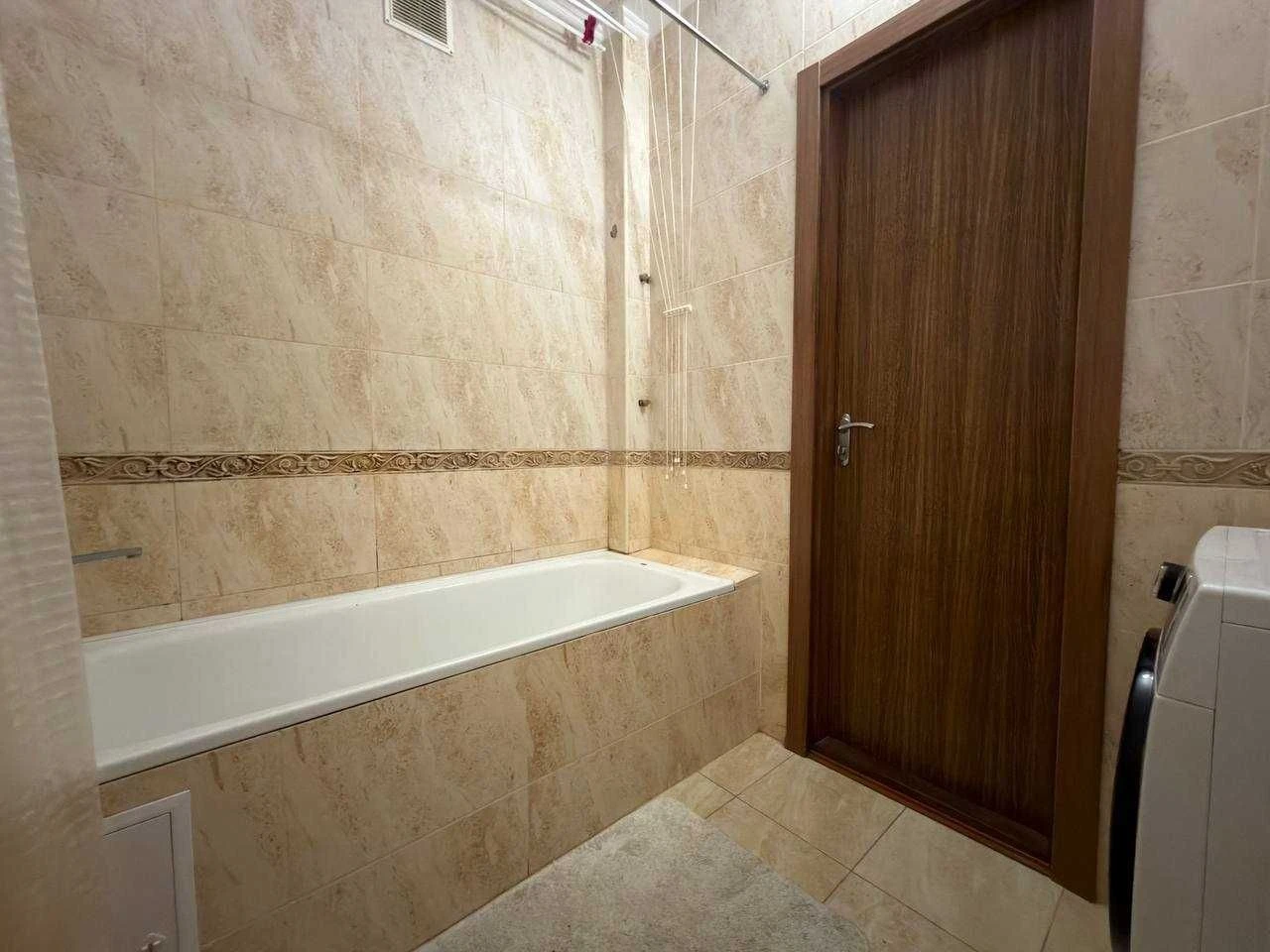 Продам 2-кімнатну квартиру з ремонтом, Білицька 18