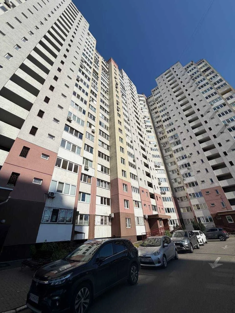 Продам 2-кімнатну квартиру з ремонтом, Білицька 18