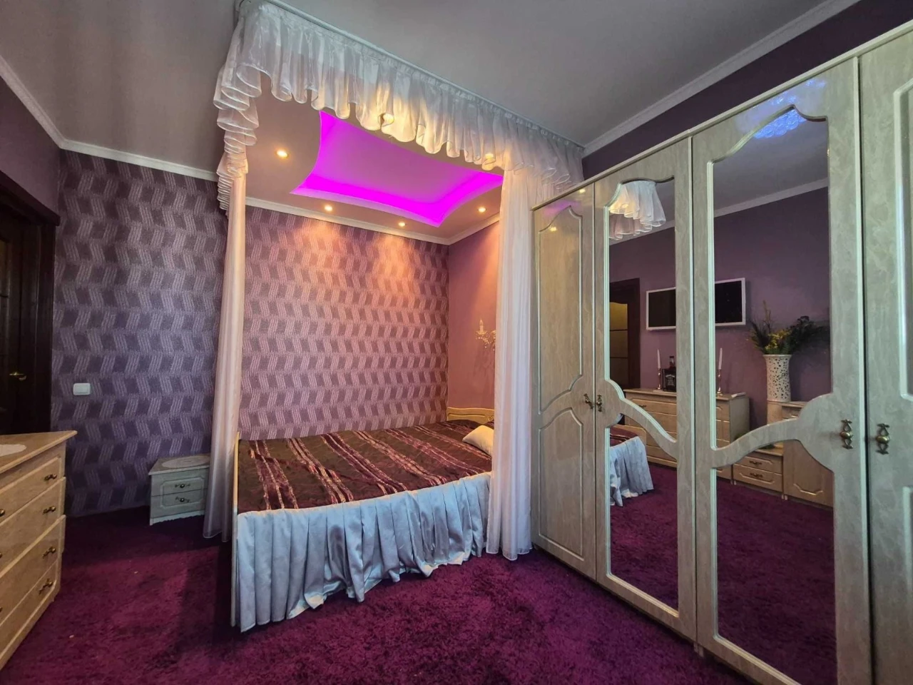 For sale: 3-room apartment, Ronald Reagan Avenue, 9