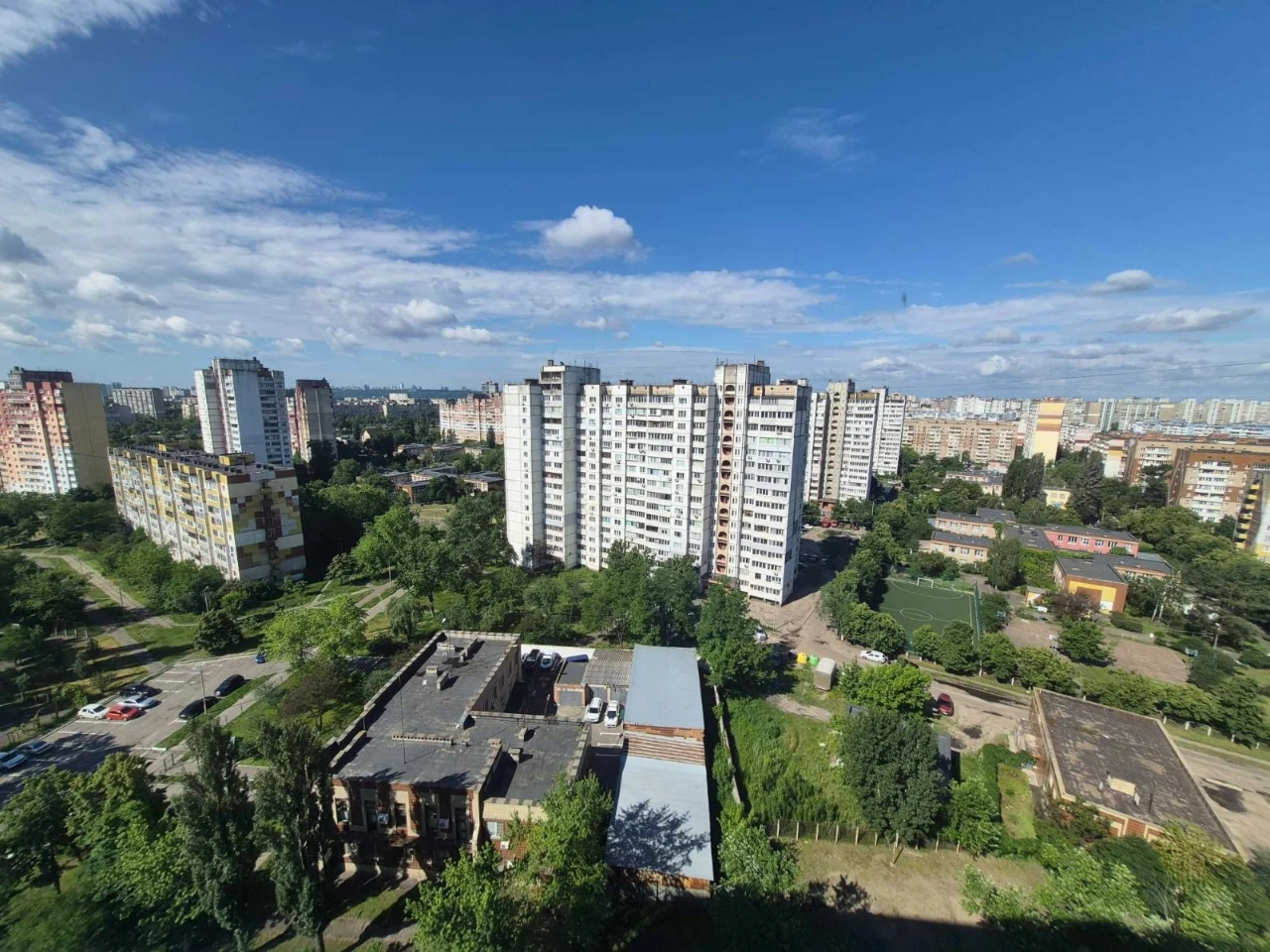 For sale: 3-room apartment, Ronald Reagan Avenue, 9