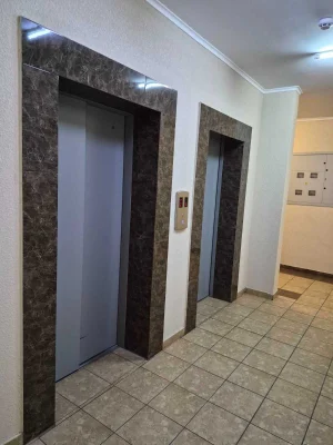 Spacious 2-bedroom apartment in the "Yaskrayvyi" residential complex.