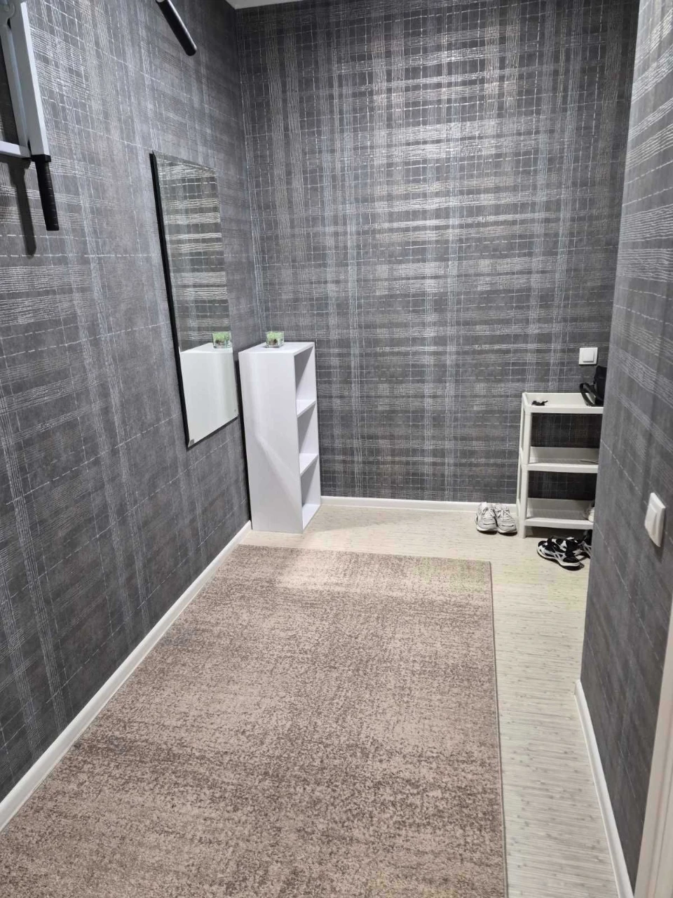 Spacious 2-bedroom apartment in the "Yaskrayvyi" residential complex.