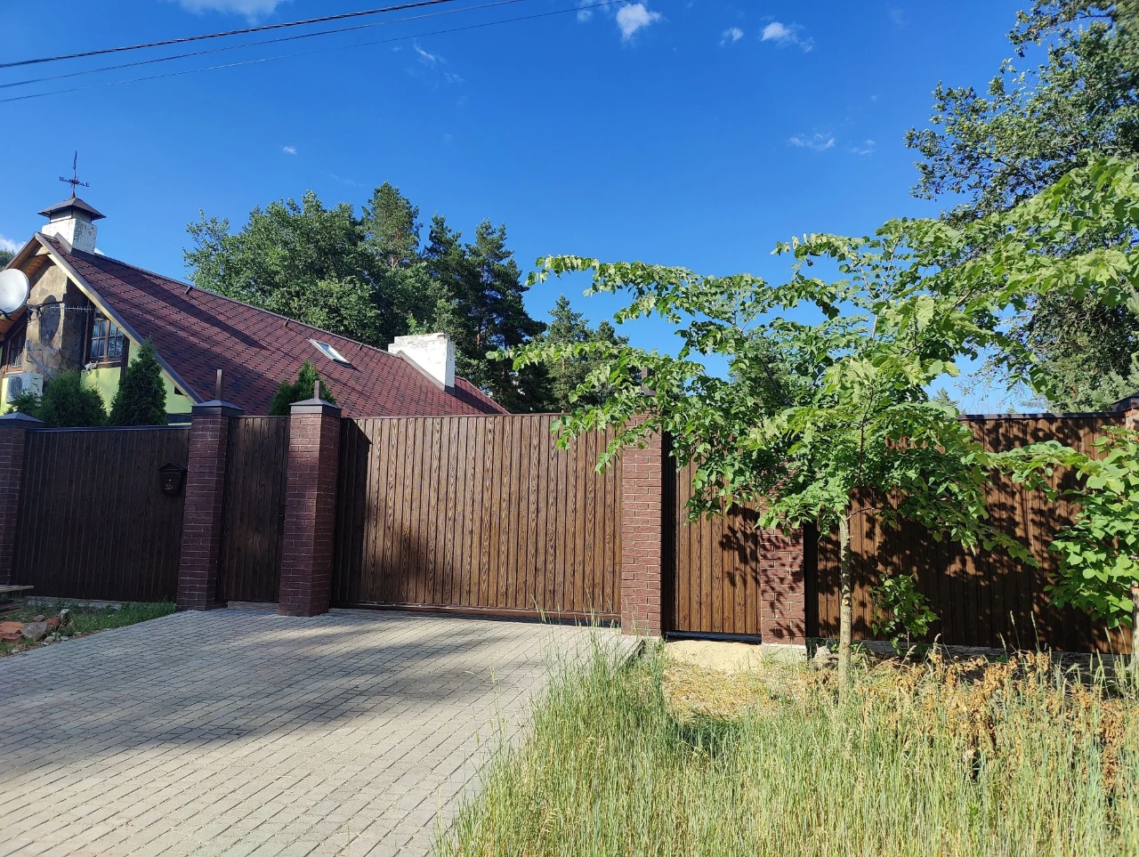 Two-story house with renovation and furniture, 3 rooms, 12