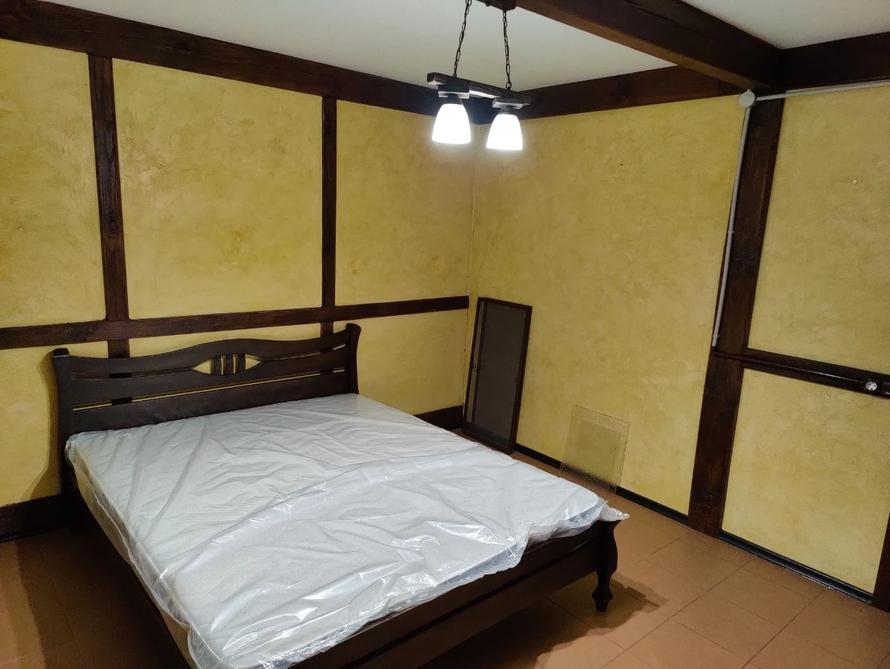 Two-story house with renovation and furniture, 3 rooms, 12