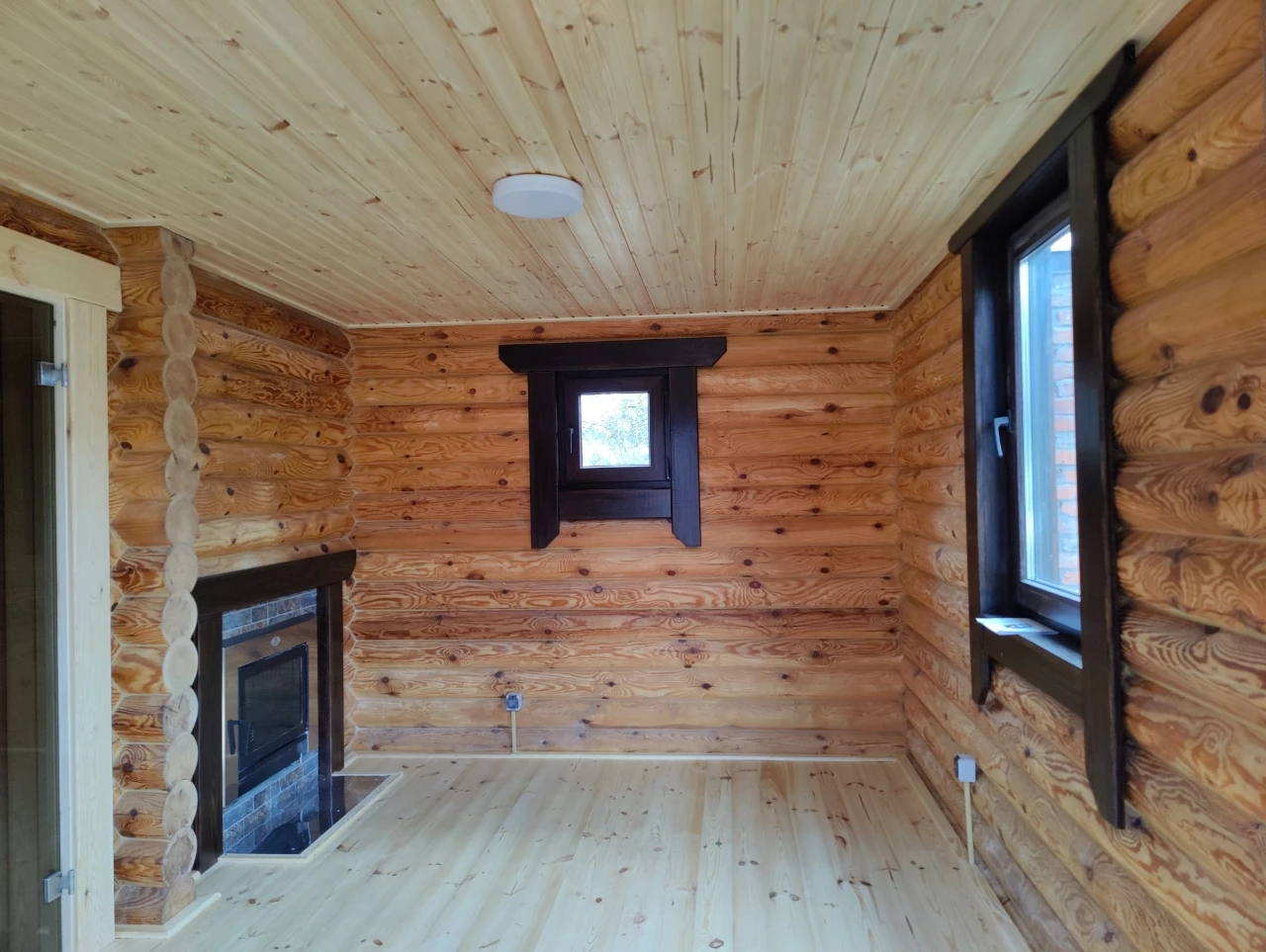 Two-story house with renovation and furniture, 3 rooms, 12