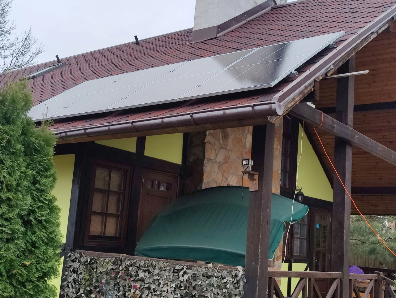 Two-story house with renovation and furniture, 3 rooms, 12