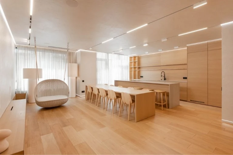 Sale of an exclusive 200 m² apartment in the residential complex "Boulevard Fontaniv"