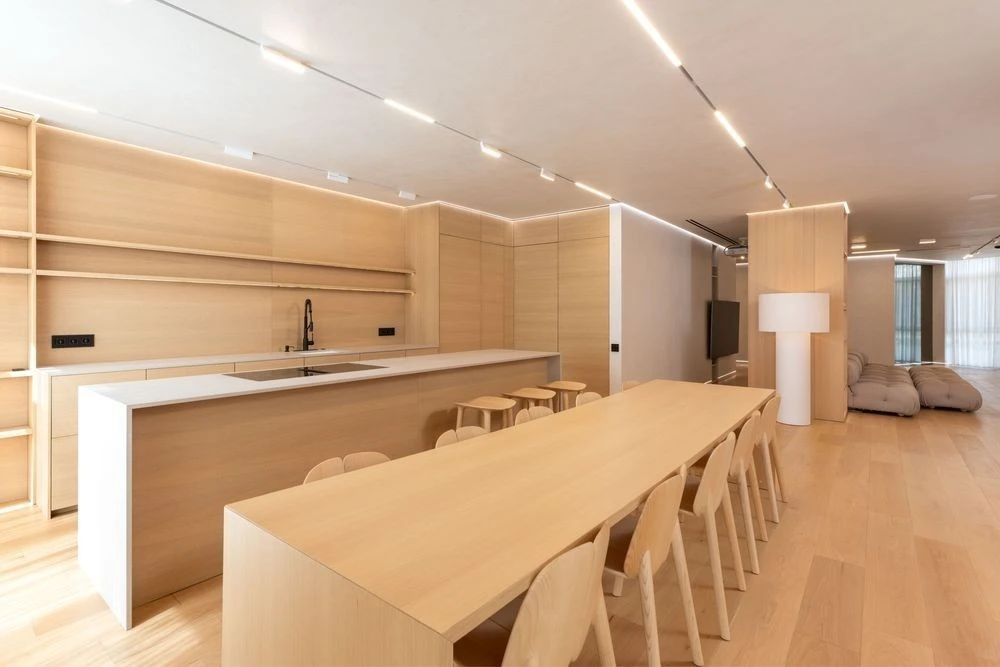 Sale of an exclusive 200 m² apartment in the residential complex "Boulevard Fontaniv"