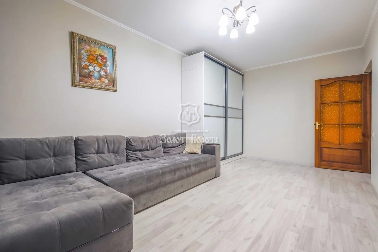 Apartment, 3 rooms. Good condition. Shalimova, 15, Vydradnyi, Solomyany