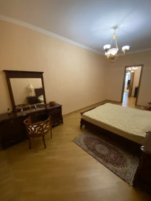 Продам 3 ком  Французский бульвар дома Каркашадзе