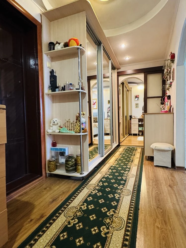 For Sale! Two-room apartment with furniture and renovated! Zhado