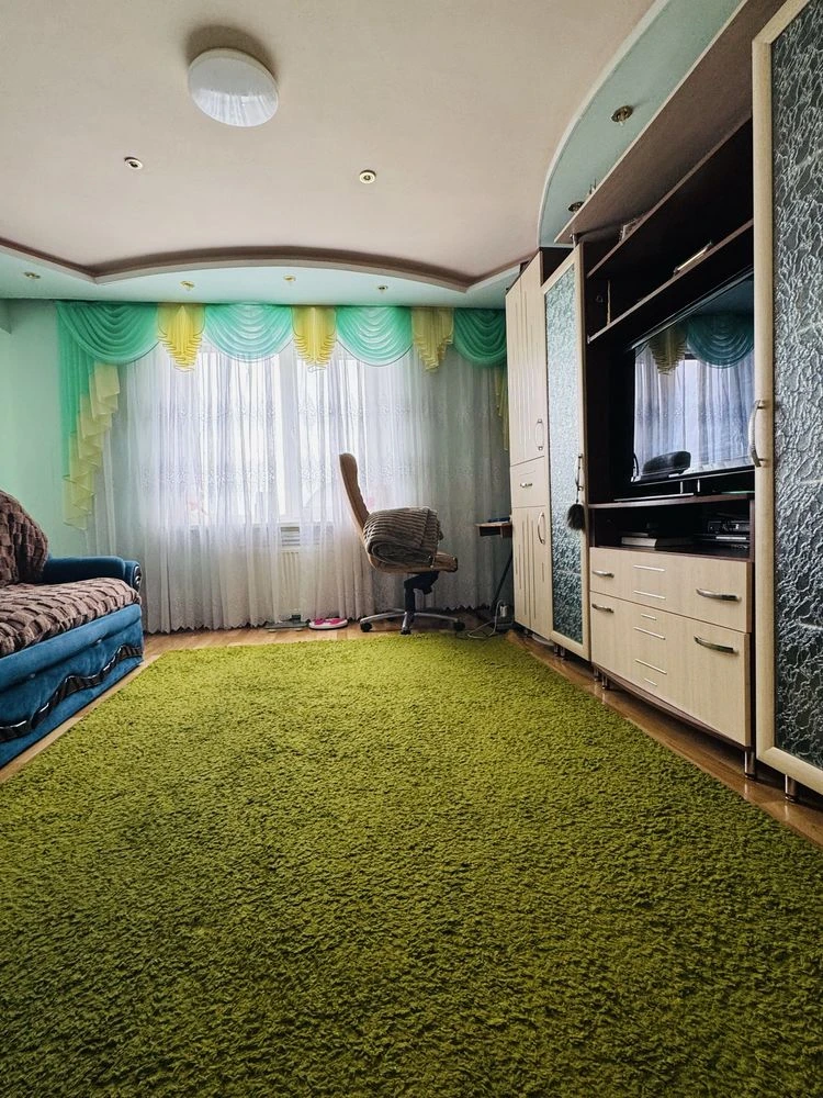 For Sale! Two-room apartment with furniture and renovated! Zhado