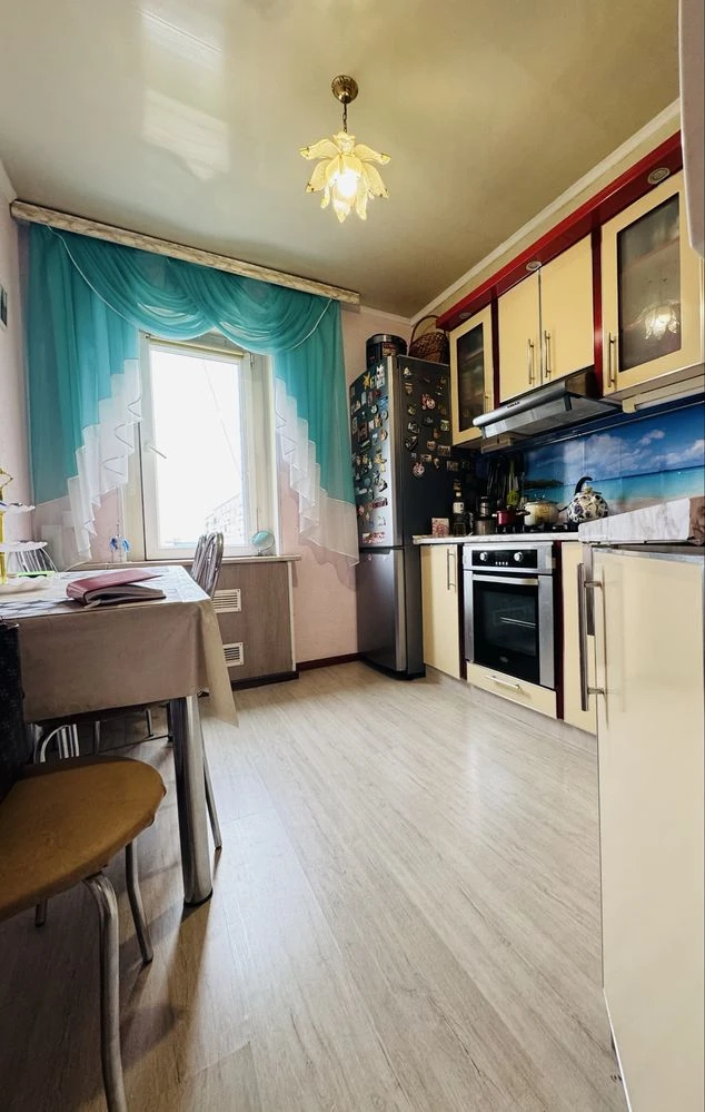 For Sale! Two-room apartment with furniture and renovated! Zhado