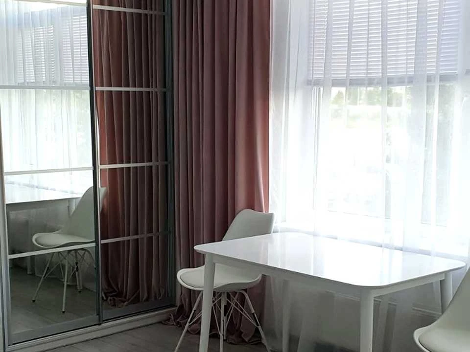 Apartment. Yunatska St.