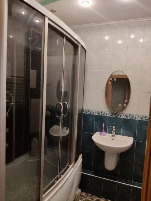 For sale, two-bedroom apartment in Kyiv, Obolon district